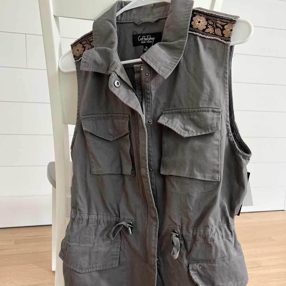CoffeeShop New York vest